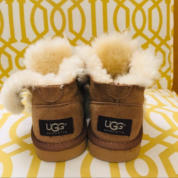 UGG Australia Kids Chestnut Boots - Picture 3 of 10